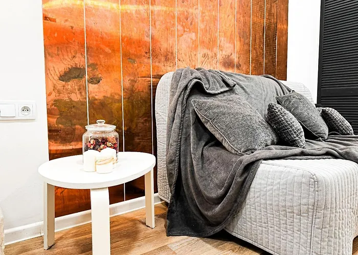 1min Walk To Market Square, Beautiful Views! Stylish 1br Kitchen * Vratislav