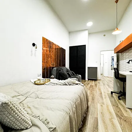 1min Walk To Market Square, Beautiful Views! Stylish 1br Kitchen Apartment Wroclaw