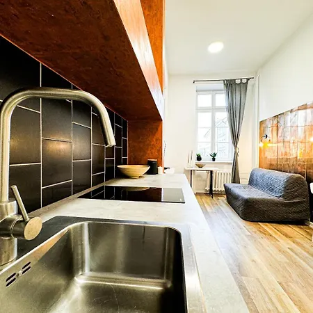 1min Walk To Market Square, Beautiful Views! Stylish 1br Kitchen