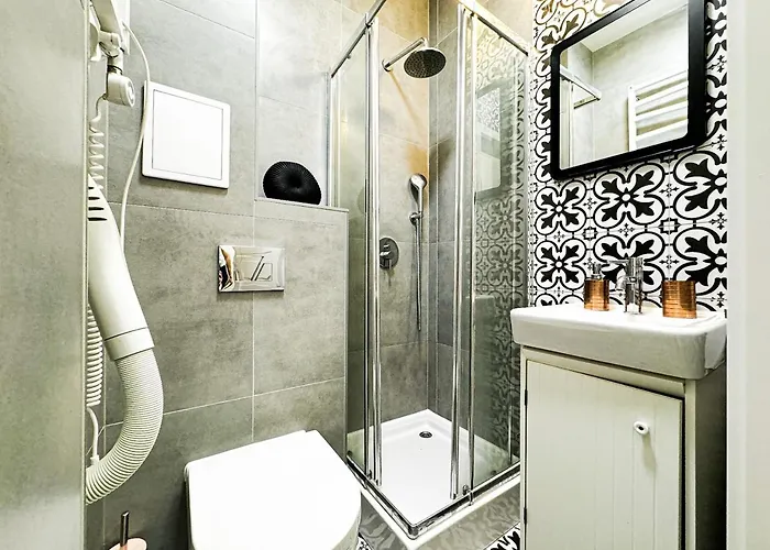 1min Walk To Market Square, Beautiful Views! Stylish 1br Kitchen شقة *