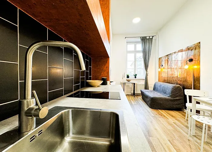 1min Walk To Market Square, Beautiful Views! Stylish 1br Kitchen